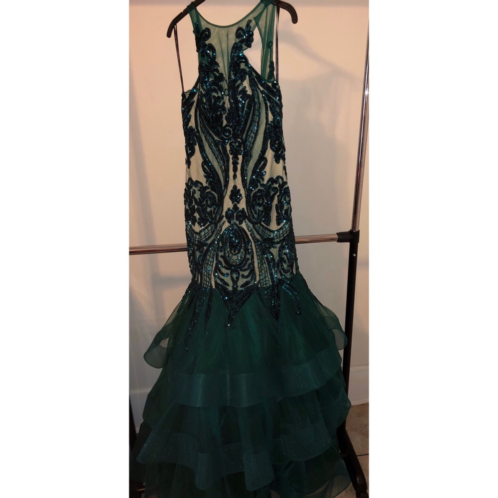 Prom dress - Picture 2 of 7